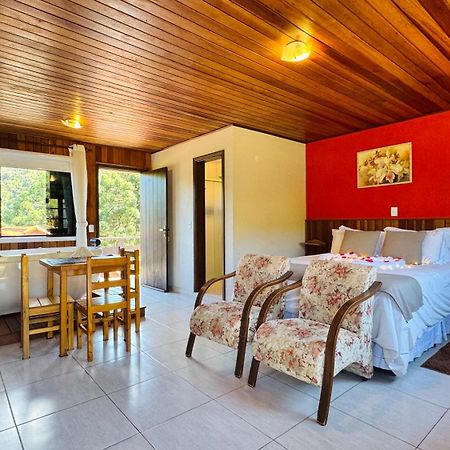 Chales Leopoldo Em Monte Verde エクステリア 写真