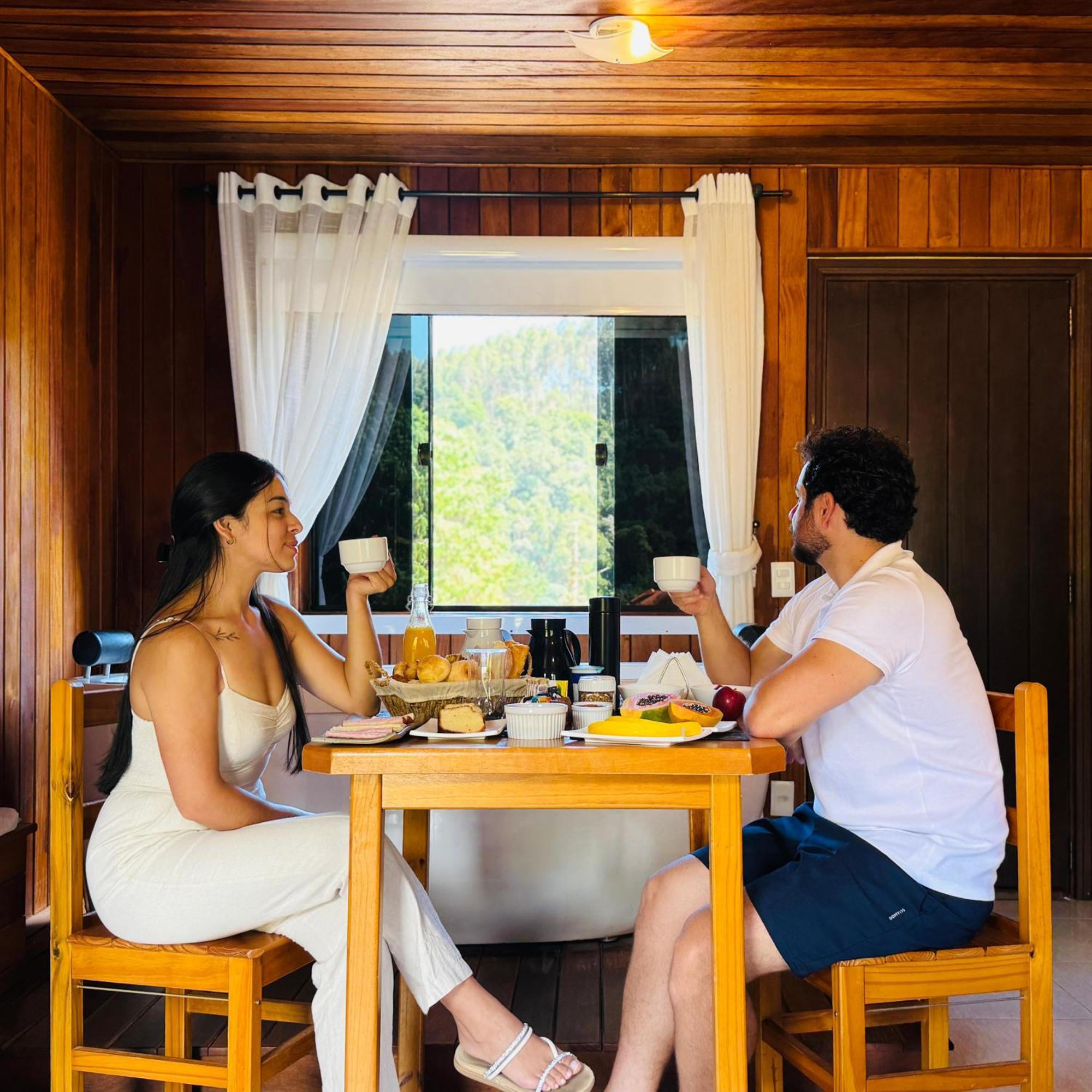 Chales Leopoldo Em Monte Verde エクステリア 写真